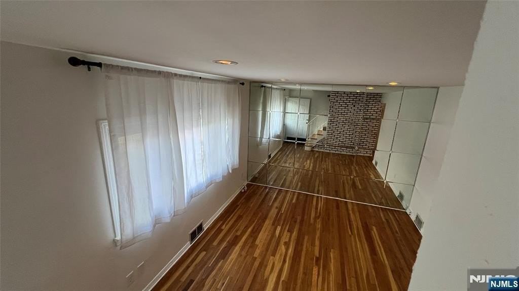 228 Philip Ave - Photo 5 of 27