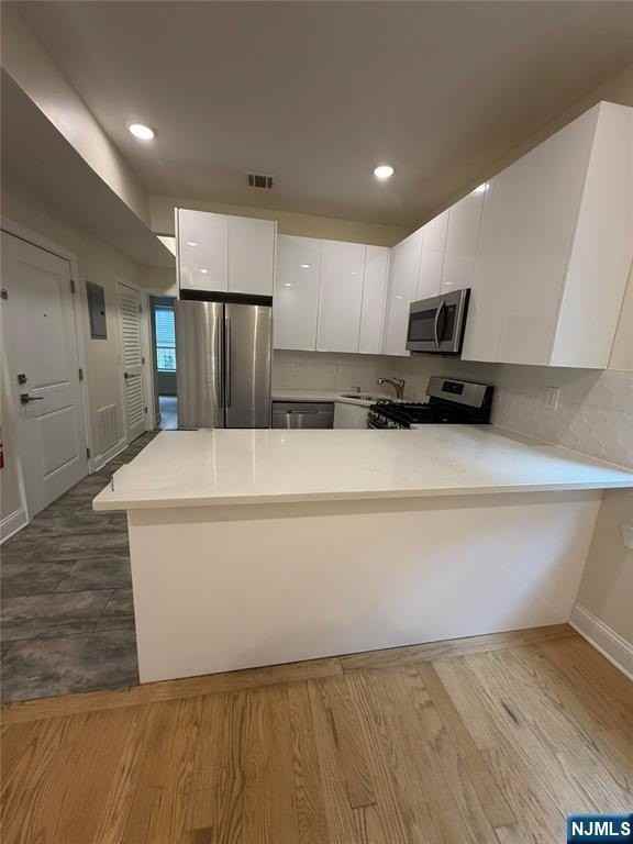 84 Van Wagenen Ave Apt 2r - Photo 4 of 14