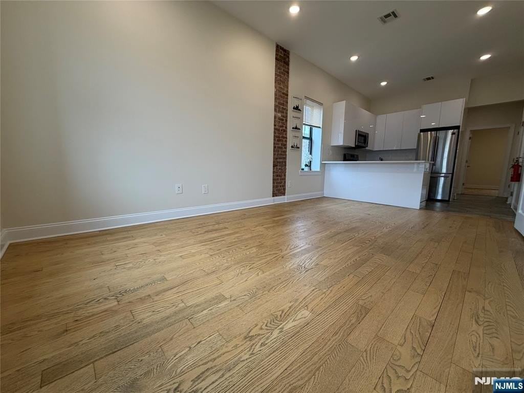 84 Van Wagenen Ave Apt 3l - Photo 4 of 13