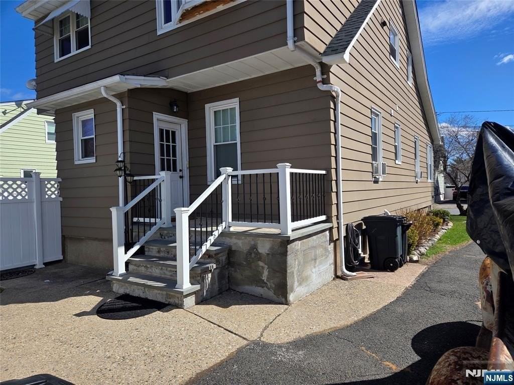 14 Chestnut St 2nd Fl - Photo 2 of 11