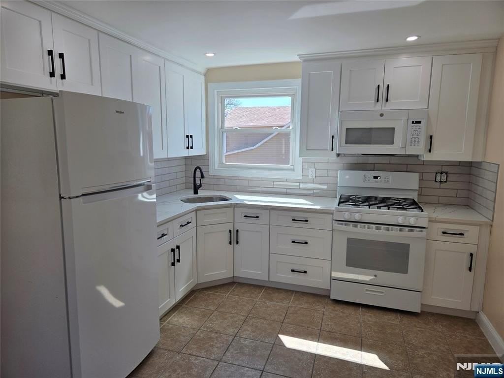 14 Chestnut St 2nd Fl - Photo 3 of 11