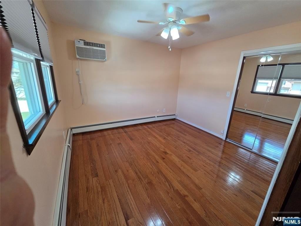 14 Chestnut St 2nd Fl - Photo 5 of 11