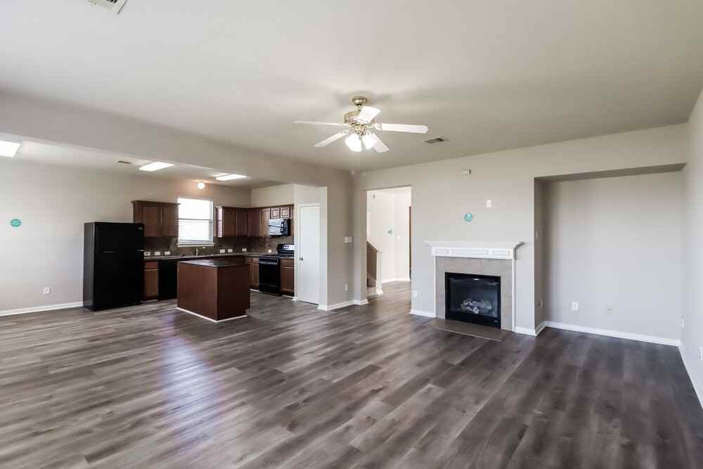 19107 Remington Grove Ct - Photo 5 of 16