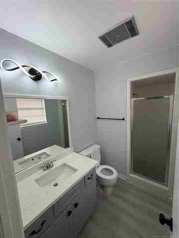 622 N Gum St - Photo 5 of 9