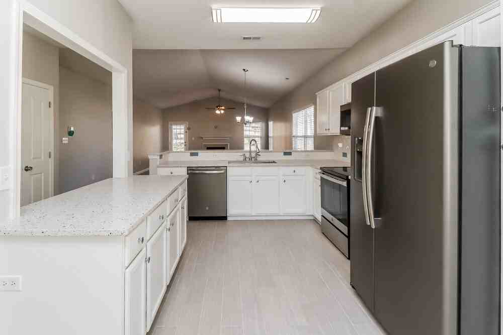 110 Peterborough Dr - Photo 6 of 16