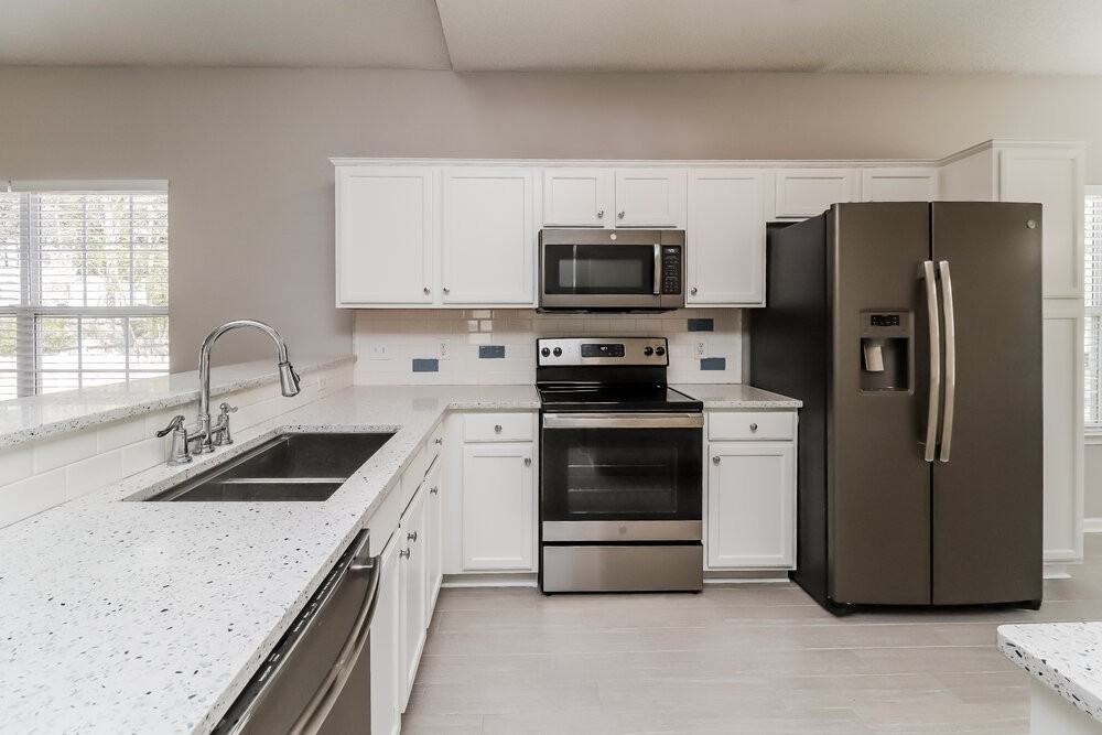 110 Peterborough Dr - Photo 7 of 16