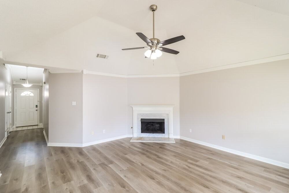 10029 Woodland Grove Dr - Photo 5 of 16