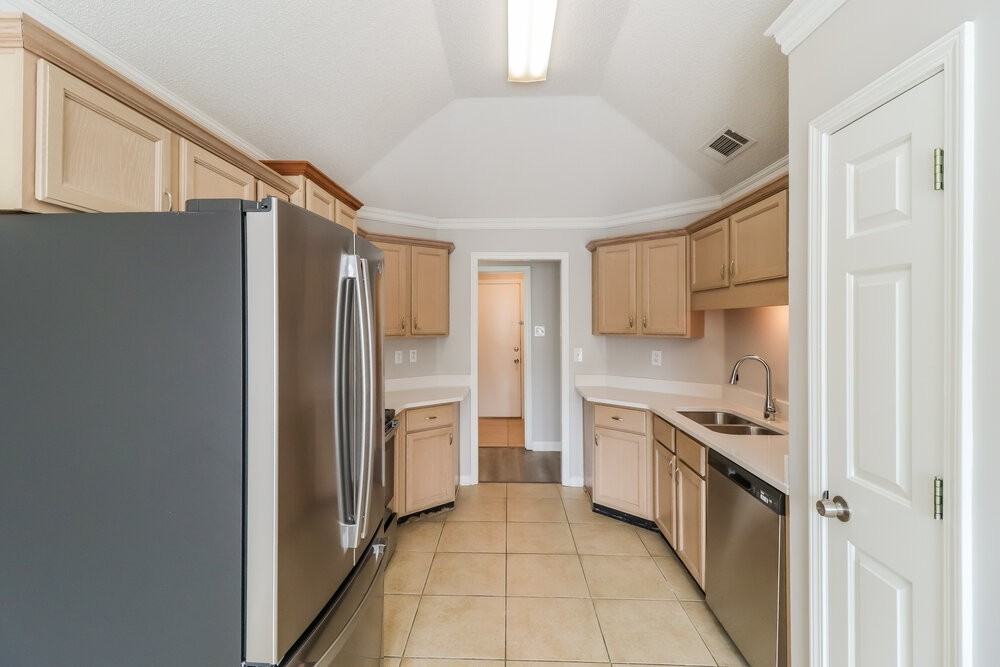 10029 Woodland Grove Dr - Photo 7 of 16