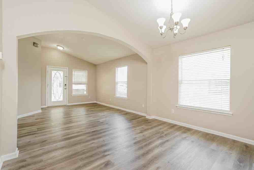 3899 Pebble Brooke Cir - Photo 5 of 16