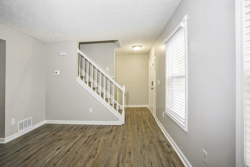 2656 Willowgate Rd - Photo 5 of 18