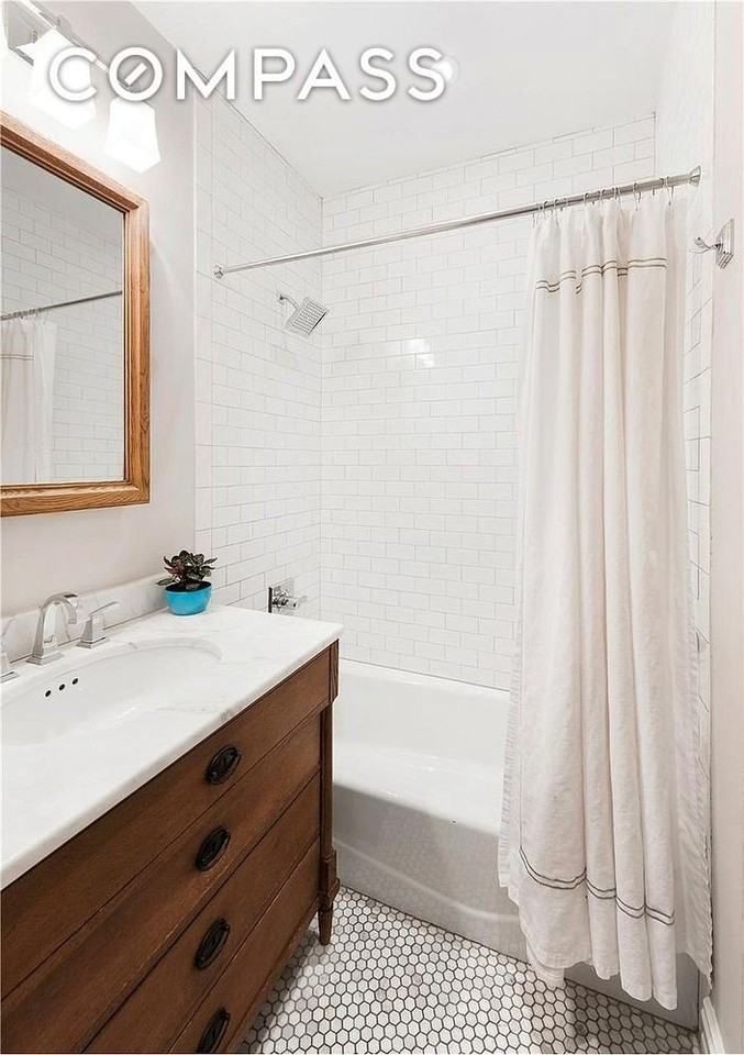 180 Adelphi St - Photo 7 of 7