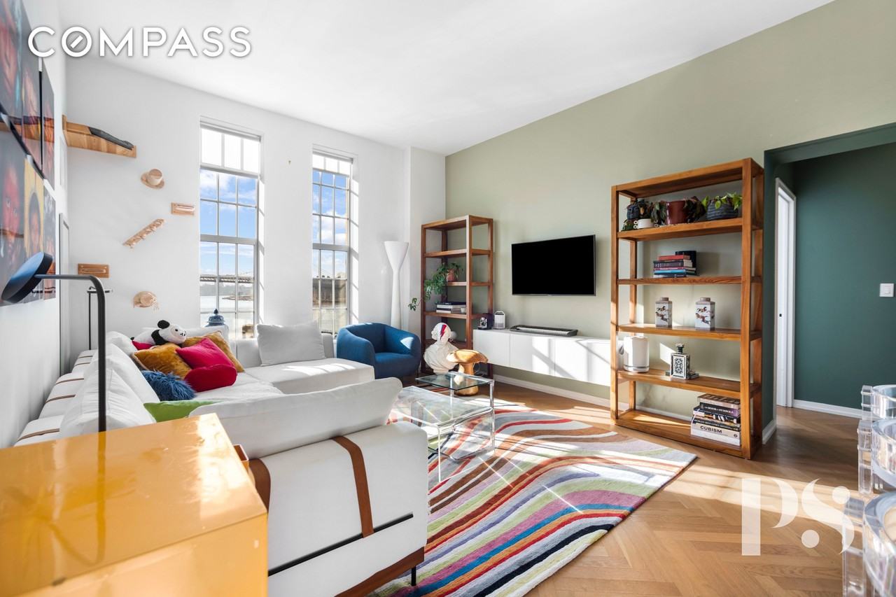 184 Kent Ave #B611 - Photo 2 of 20