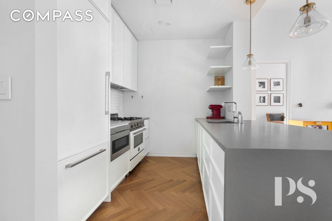 184 Kent Ave #B611 - Photo 4 of 20