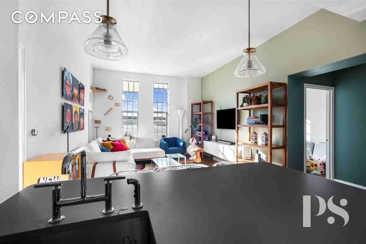 184 Kent Ave #B611 - Photo 5 of 20