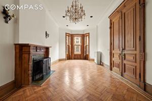 featured image of 906 President St #1