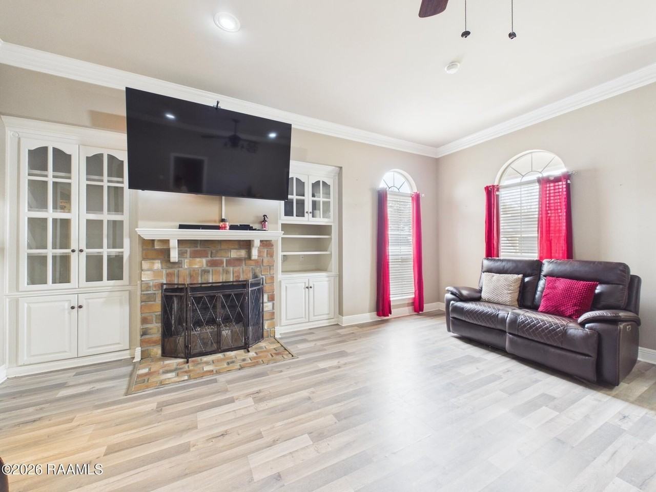 430 Planters Row - Photo 4 of 29