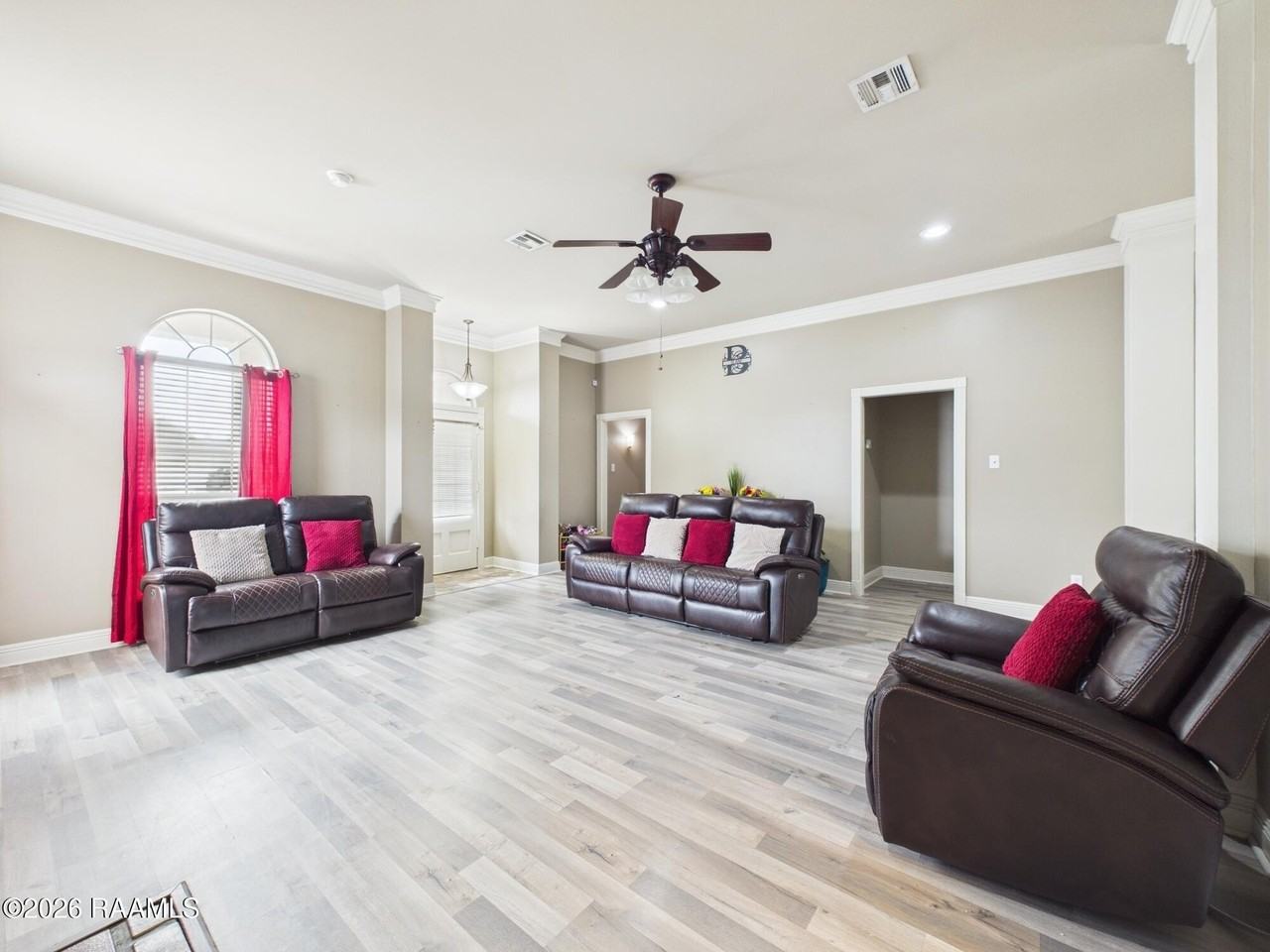 430 Planters Row - Photo 5 of 29