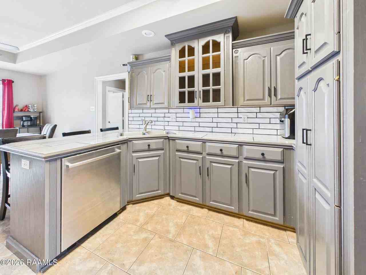 430 Planters Row - Photo 7 of 29