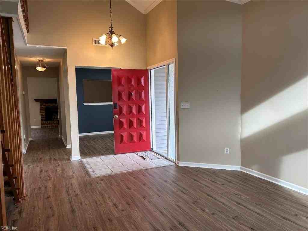 913 Lord Dunmore Dr - Photo 4 of 48