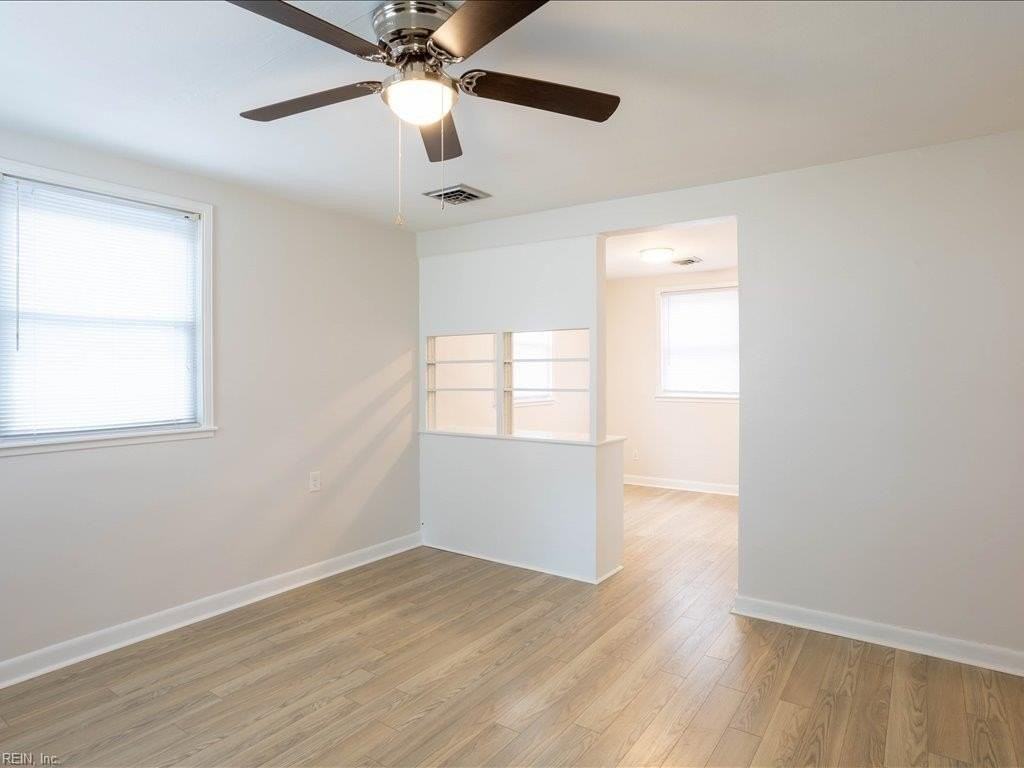 504 Beacon Rd - Photo 5 of 23