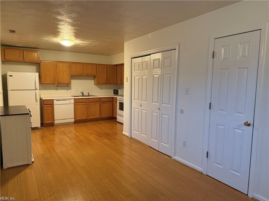 7409 Davidson St - Photo 5 of 30