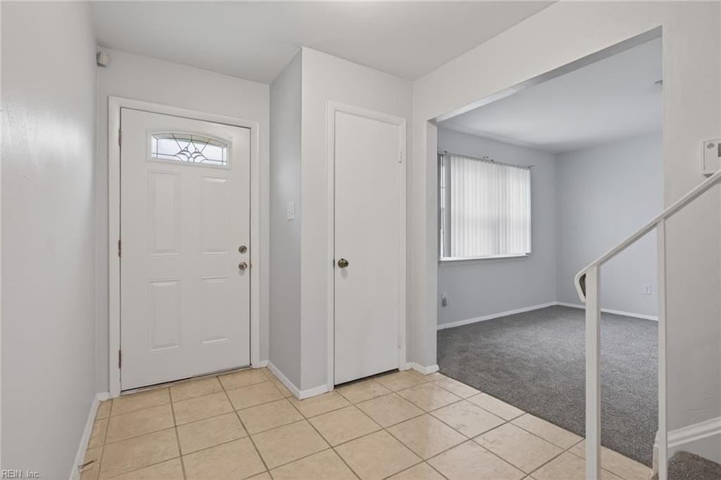 806 S Grosvenor Ct - Photo 4 of 38