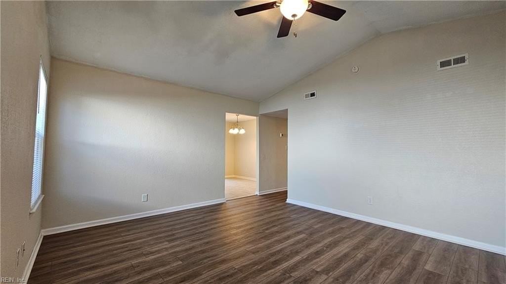 3840 Foxglove Ct - Photo 3 of 17