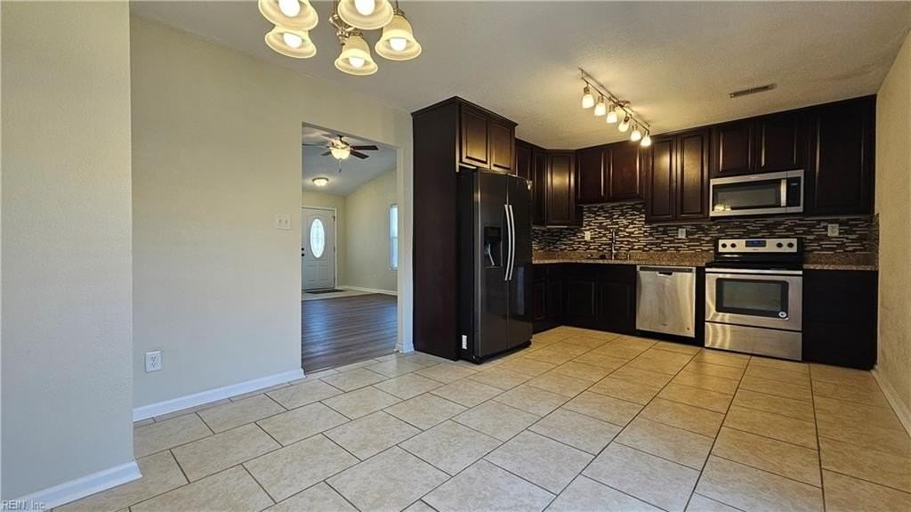 3840 Foxglove Ct - Photo 5 of 17