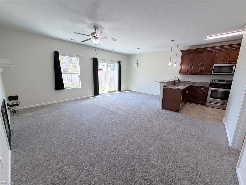 5153 Richard Rd - Photo 3 of 20