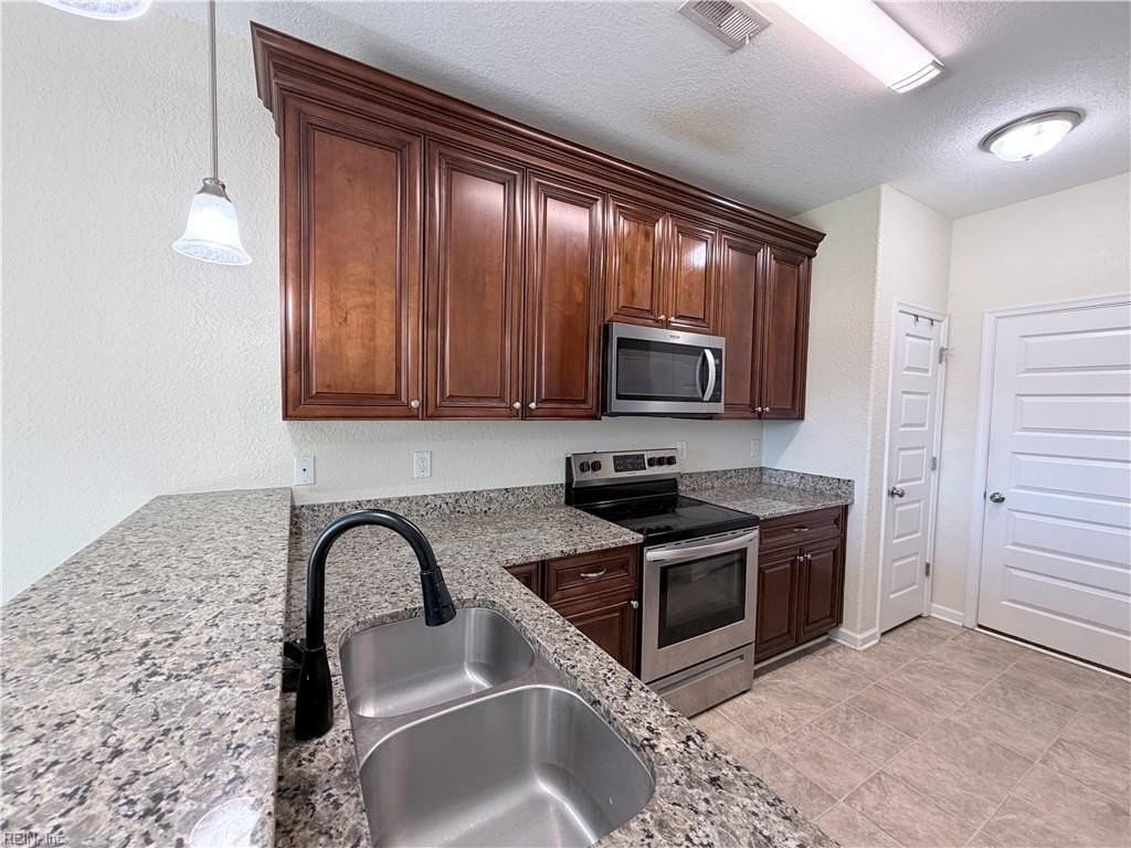 5153 Richard Rd - Photo 7 of 20