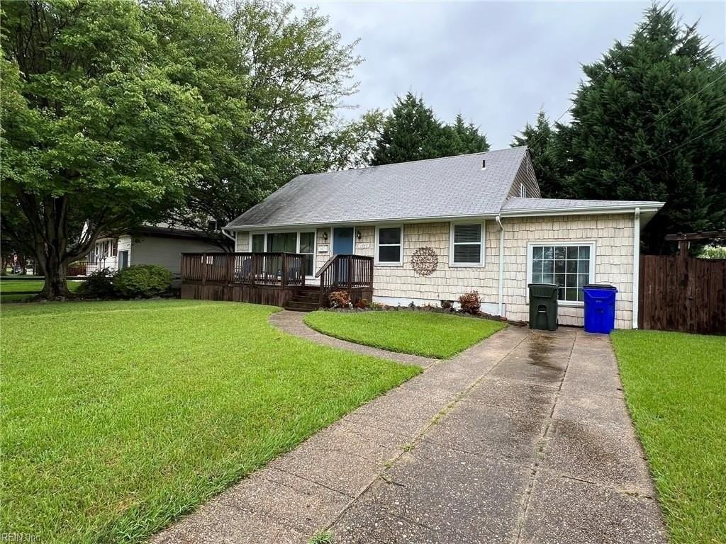 1320 Gabriel Dr - Photo 4 of 50