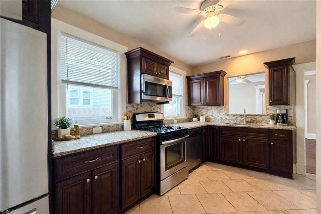 319 Forrest Ave - Photo 5 of 31