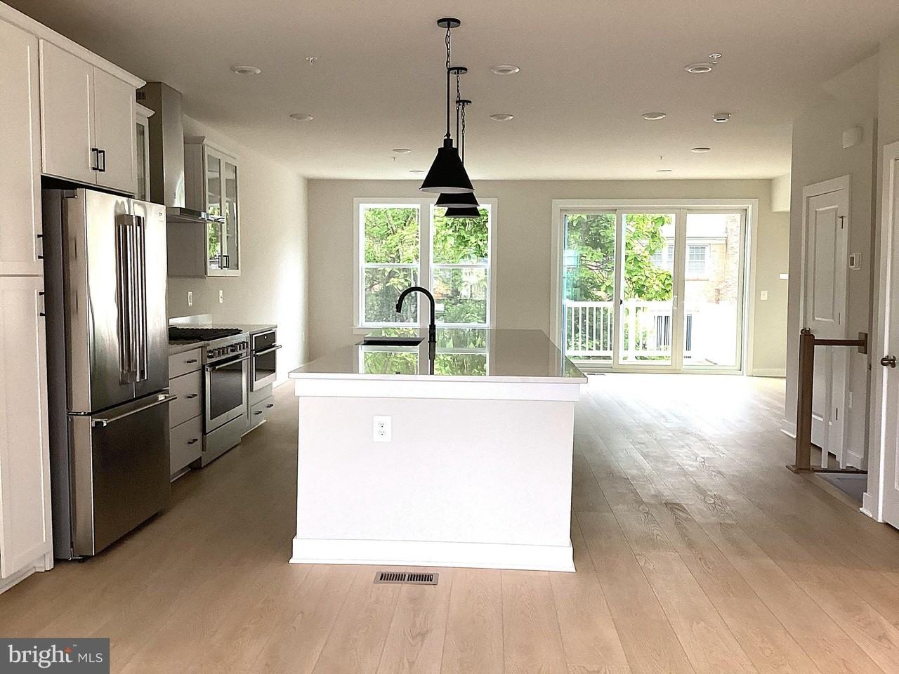 10590 Red Oak St - Photo 4 of 50