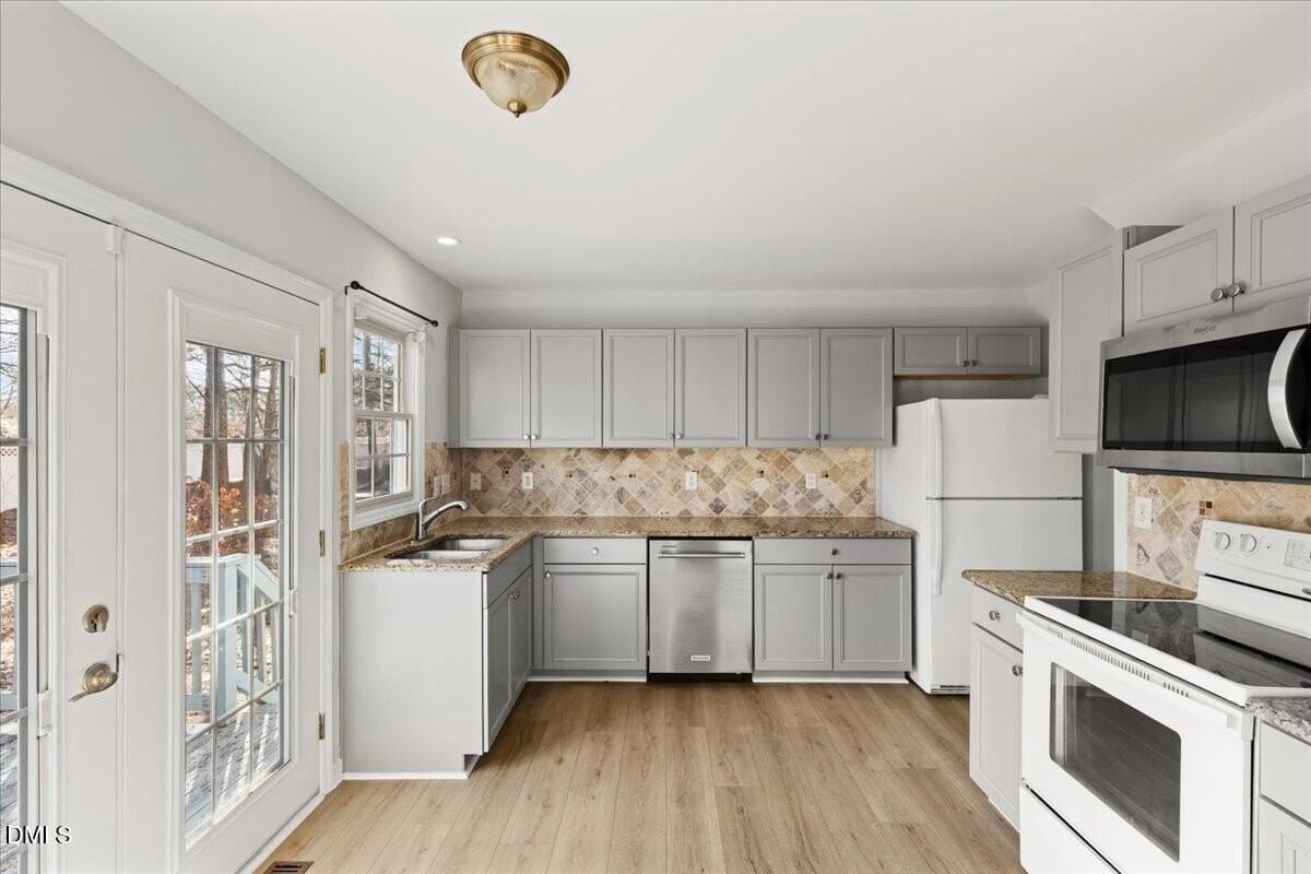 102 Mint Hill Dr - Photo 3 of 32