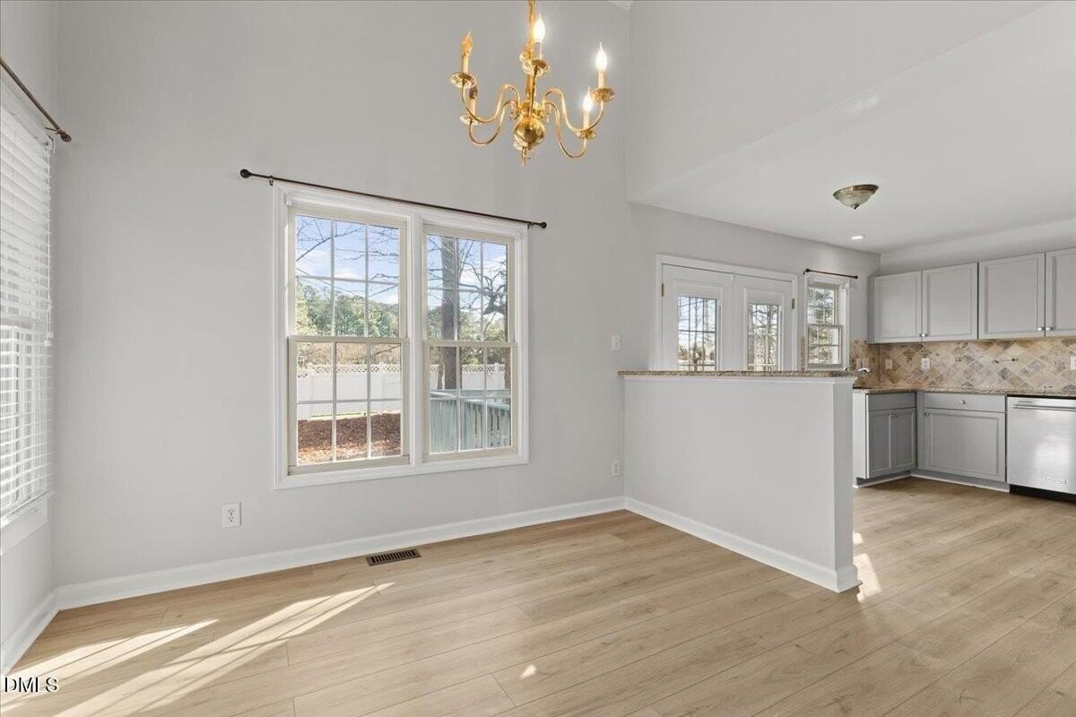 102 Mint Hill Dr - Photo 7 of 32