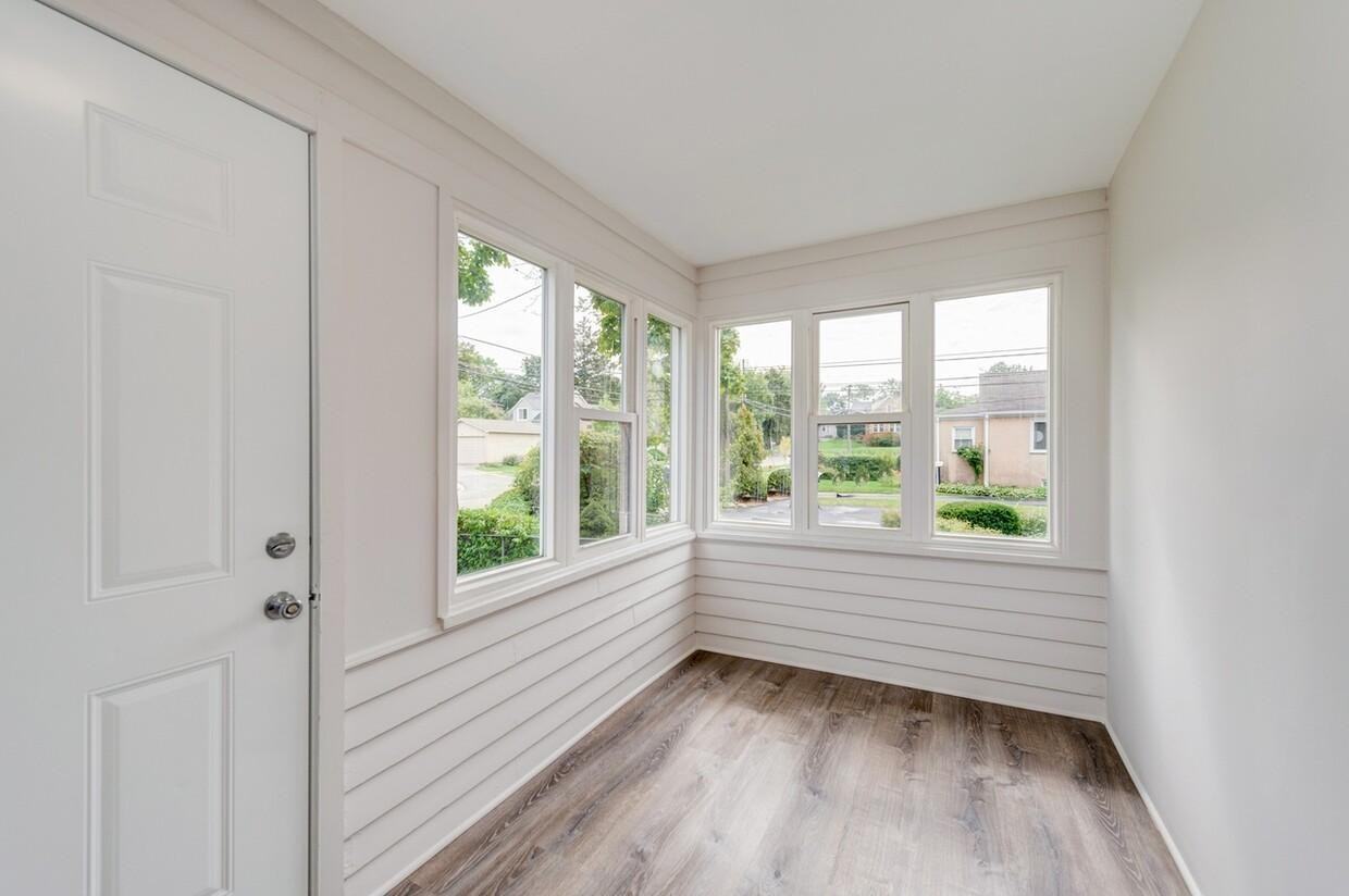 416 N Central Ave - Photo 4 of 9