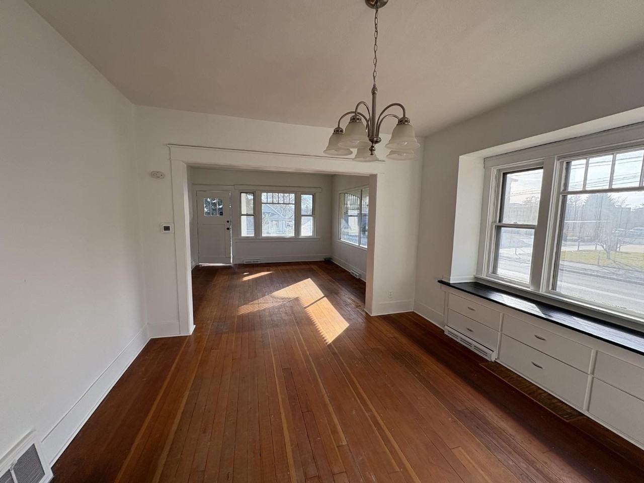 603 E Providence Ave - Photo 4 of 8