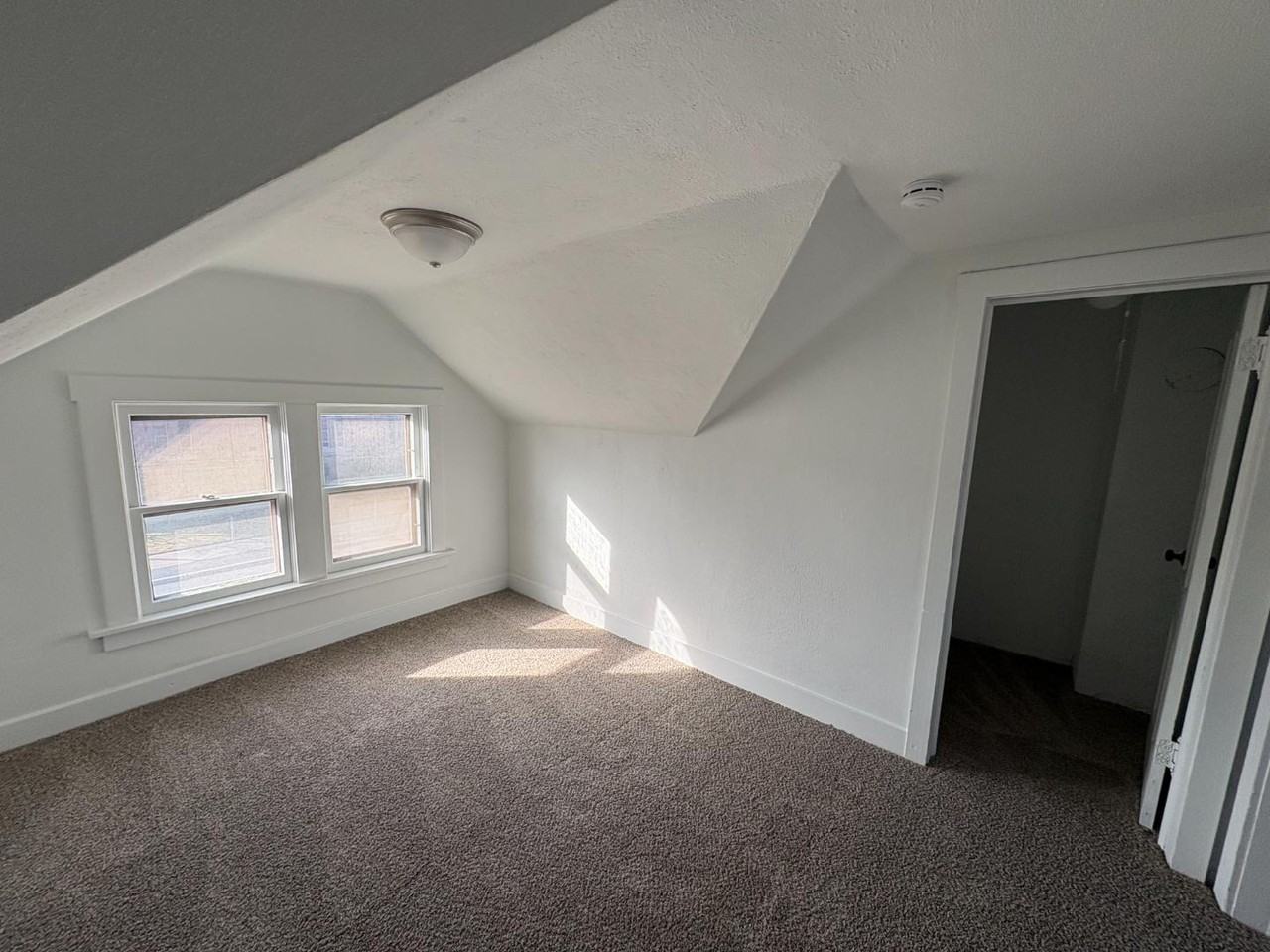 603 E Providence Ave - Photo 7 of 8