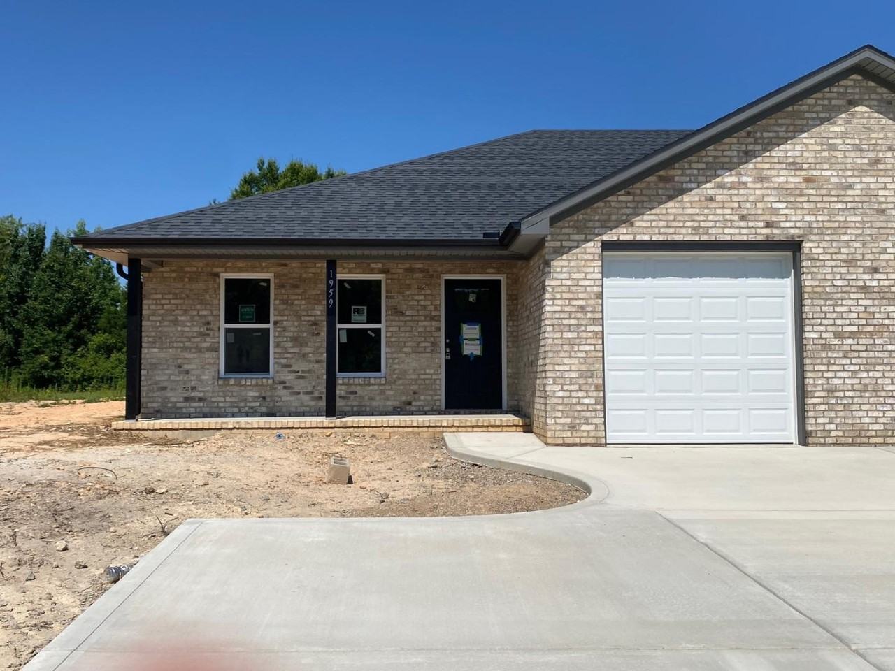 1961 Glen Manor Ct - Photo 2 of 20