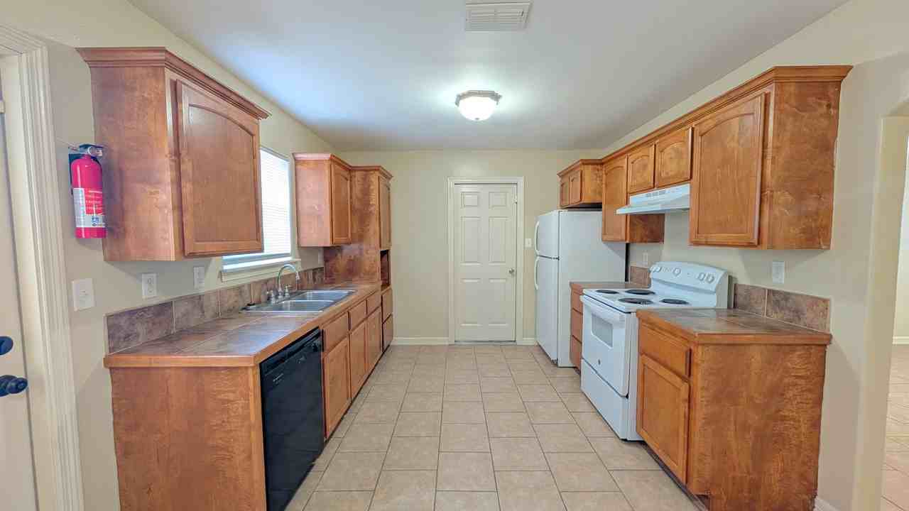 22938 Monte Alto Ct - Photo 6 of 17