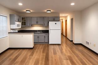 1361 1/2 W Adams Blvd - Photo 1 of 1