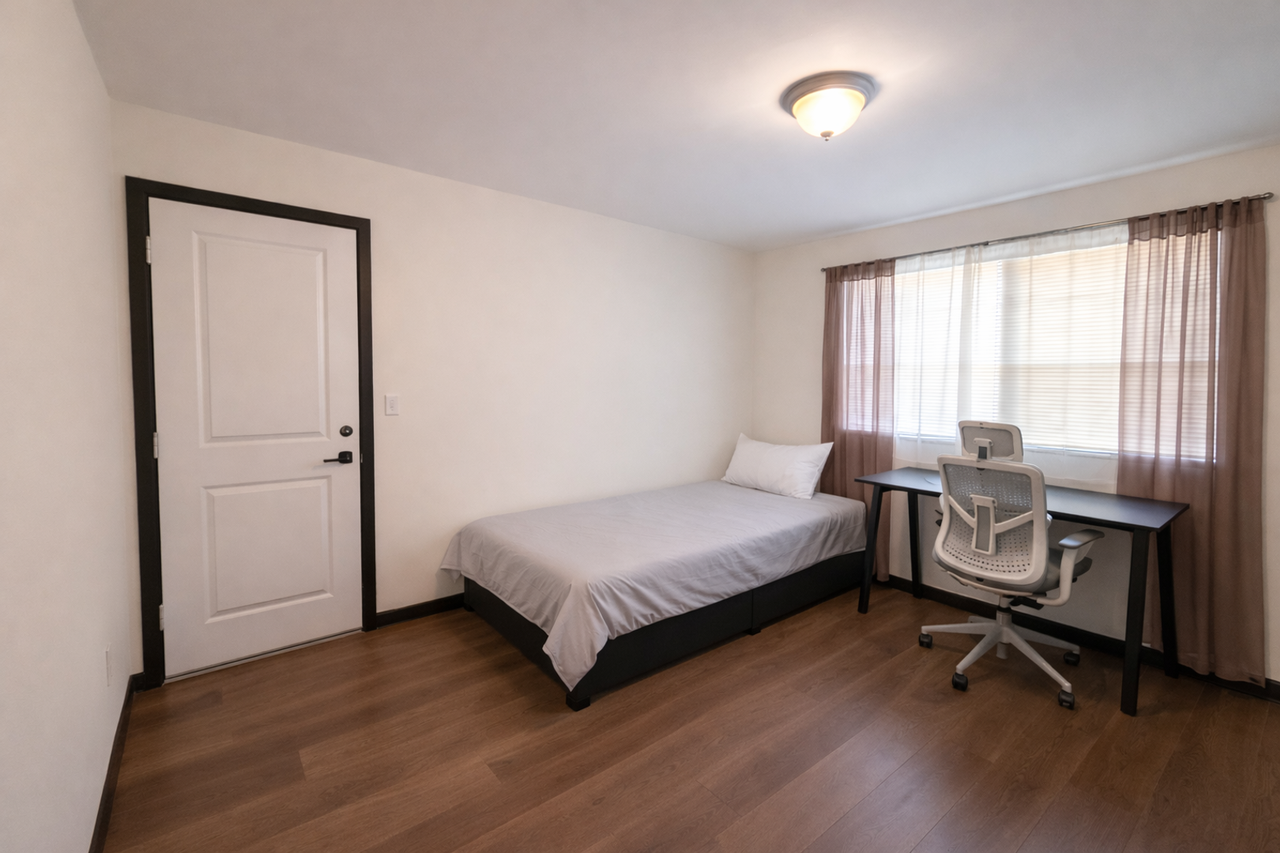 1287 W 36th Pl - Photo 2 of 11