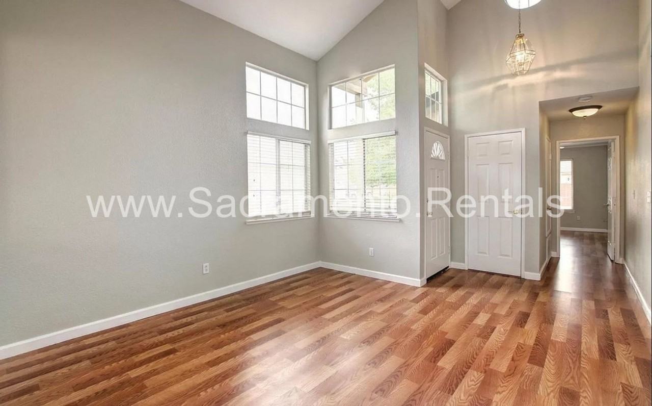 8772 Fallbright Way - Photo 3 of 30