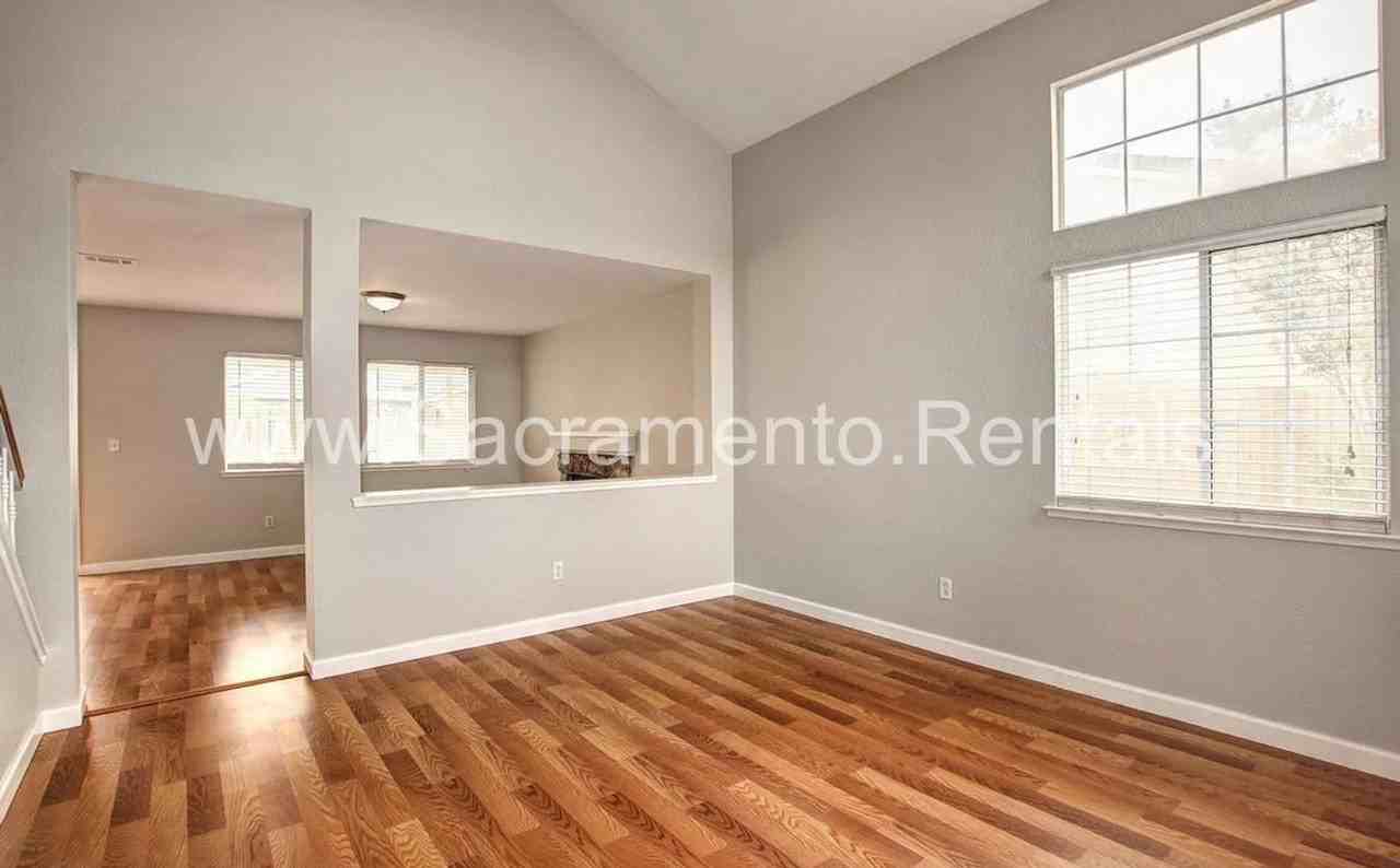 8772 Fallbright Way - Photo 5 of 30