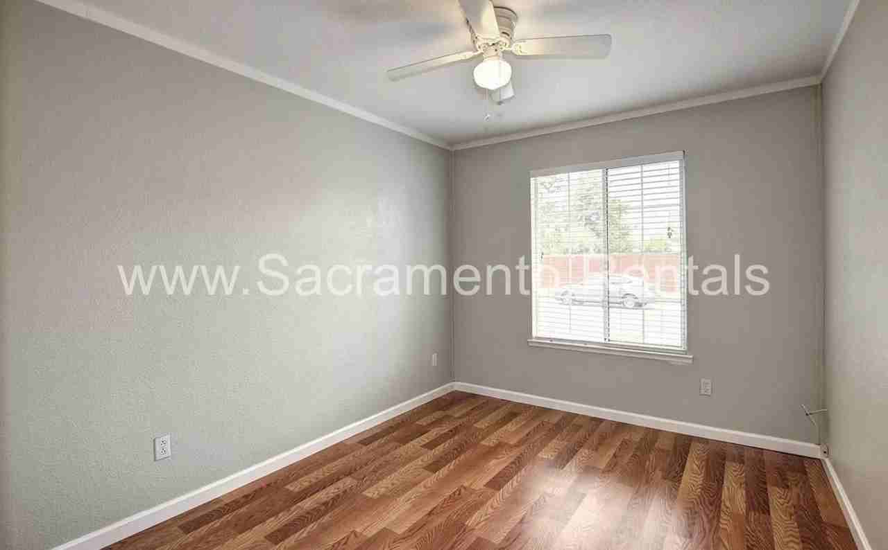 8772 Fallbright Way - Photo 6 of 30