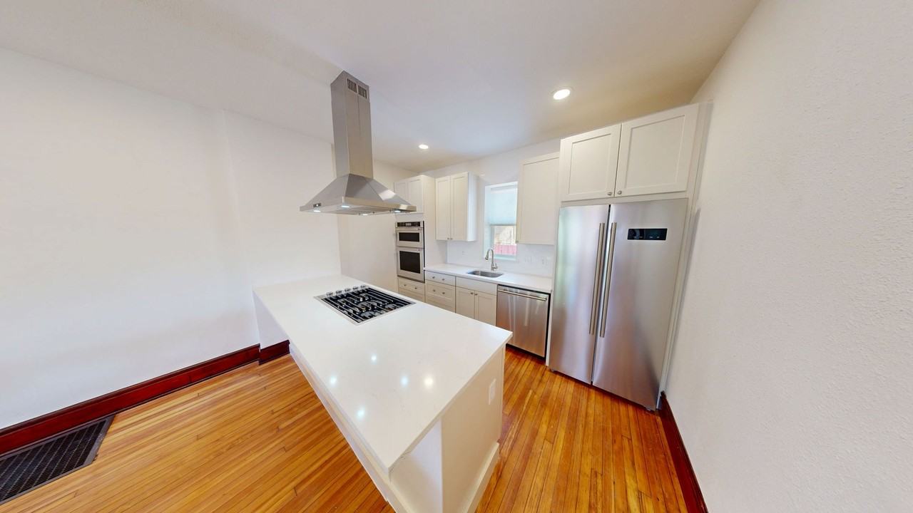 Lincoln Park - Photo 5 of 18