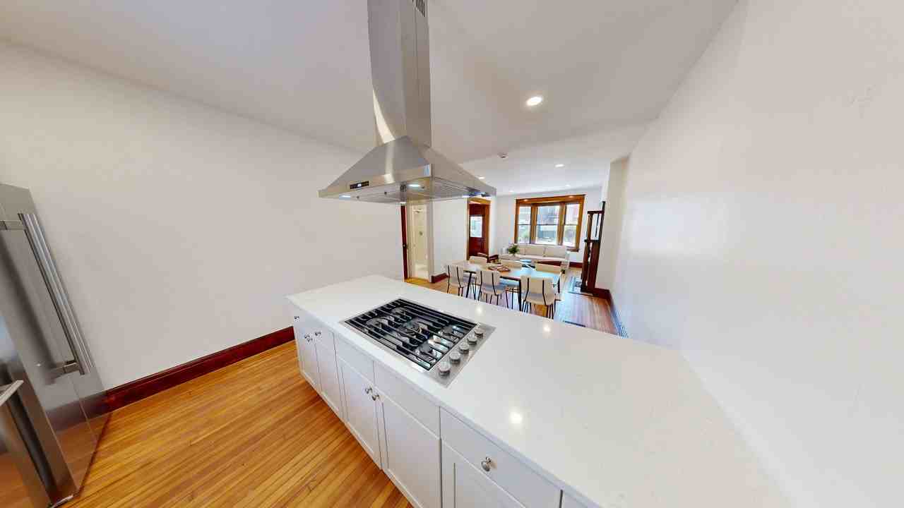 Lincoln Park - Photo 6 of 18