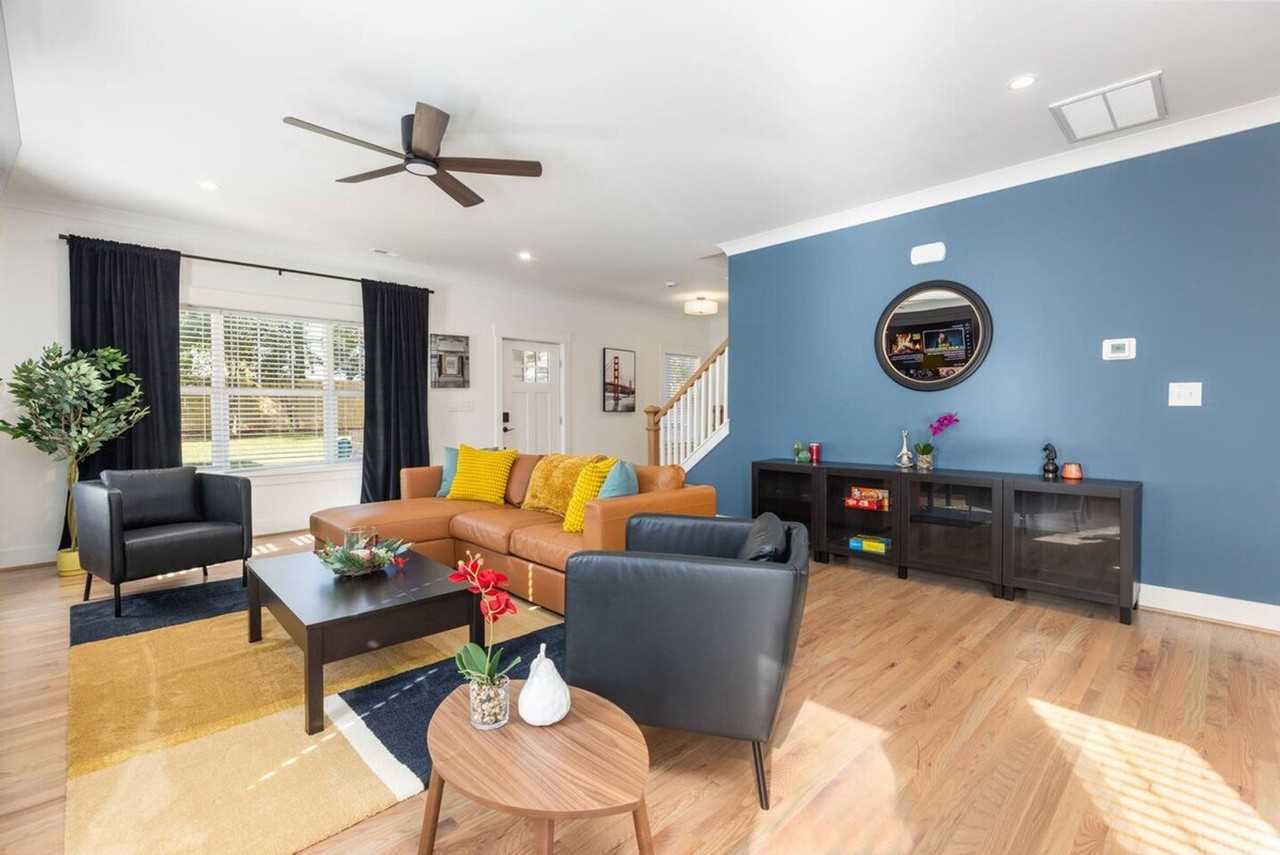 2801 Bancroft Street - Photo 4 of 50