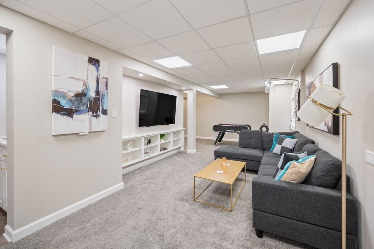 22051 W Taylor Rd #1285046P - Photo 4 of 24