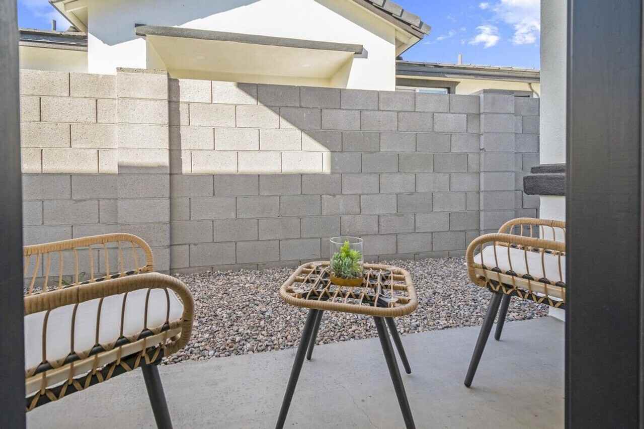 6606 West Paradise Lane - Photo 3 of 38